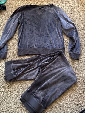 Honeydew Intimates Gray Velour Pajama Set